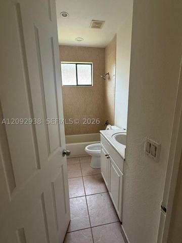 372 SW 2nd St -, Florida City, FL 33034