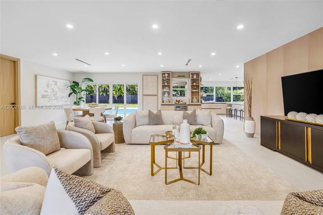 8230 SW 150th Dr, Palmetto Bay, FL 33158