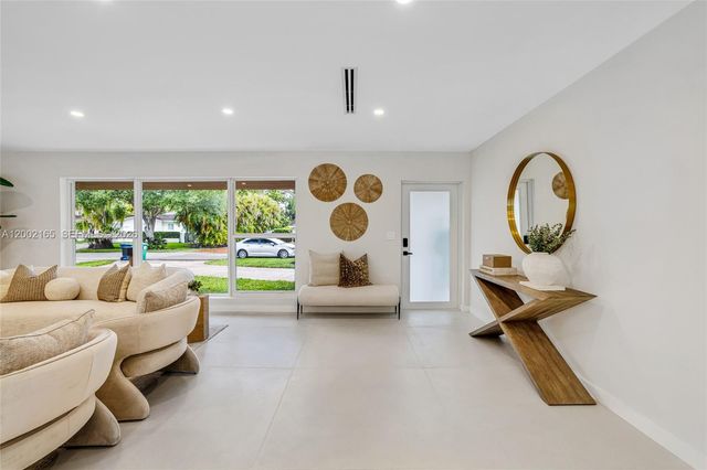 8230 SW 150th Dr, Palmetto Bay, FL 33158