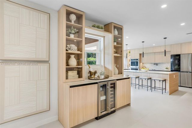 8230 SW 150th Dr, Palmetto Bay, FL 33158