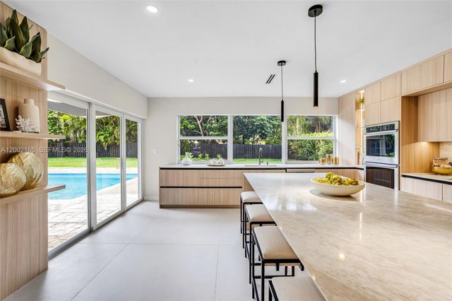 8230 SW 150th Dr, Palmetto Bay, FL 33158