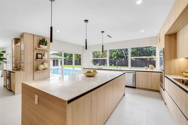 8230 SW 150th Dr, Palmetto Bay, FL 33158