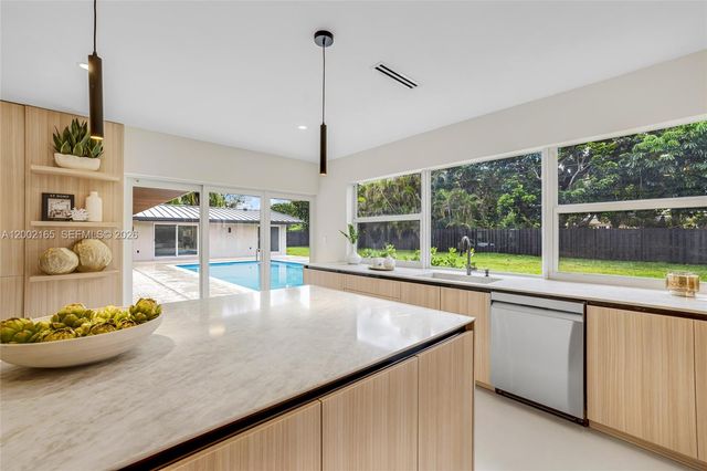 8230 SW 150th Dr, Palmetto Bay, FL 33158