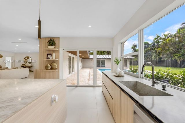 8230 SW 150th Dr, Palmetto Bay, FL 33158