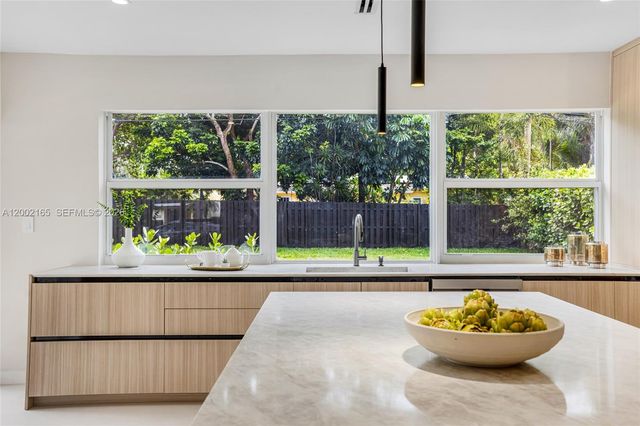 8230 SW 150th Dr, Palmetto Bay, FL 33158