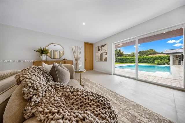 8230 SW 150th Dr, Palmetto Bay, FL 33158