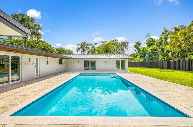 8230 SW 150th Dr, Palmetto Bay, FL 33158