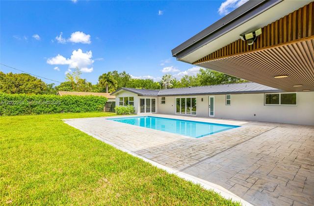 8230 SW 150th Dr, Palmetto Bay, FL 33158