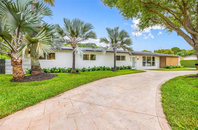 8230 SW 150th Dr, Palmetto Bay, FL 33158