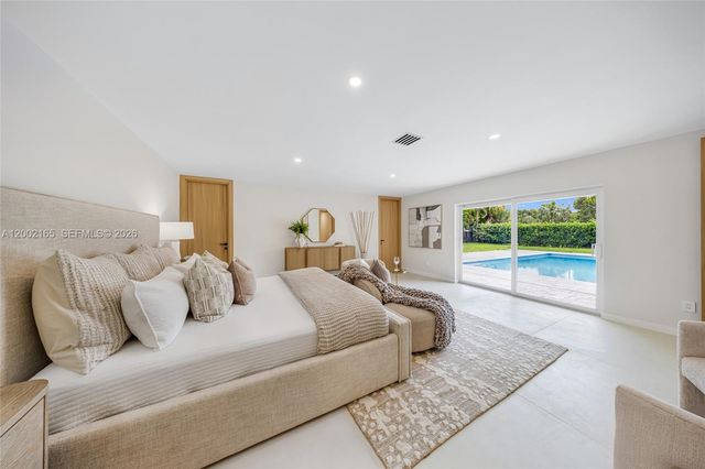 8230 SW 150th Dr, Palmetto Bay, FL 33158