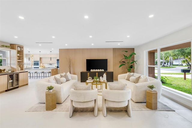 8230 SW 150th Dr, Palmetto Bay, FL 33158