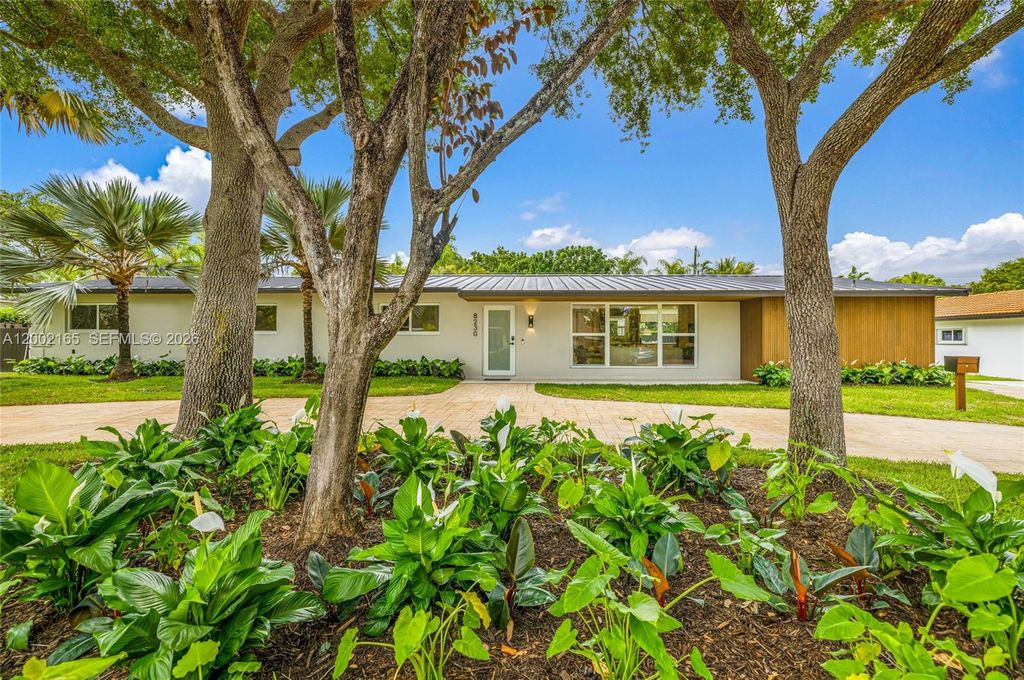 8230 SW 150th Dr, Palmetto Bay, FL 33158