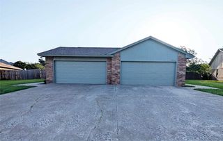 9030 N Roxbury Terrace, Oklahoma City, OK 73132