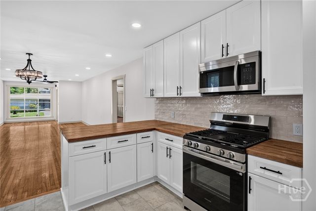 631 W 45th Street, Savannah, GA 31405