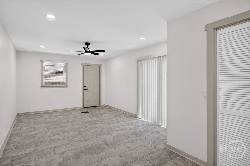 Image 17 of property listing at 631 W 45th Street, Savannah, GA 31405