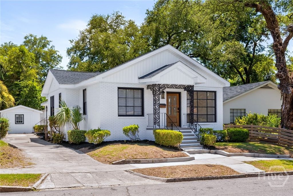 Image 2 of property listing at 631 W 45th Street, Savannah, GA 31405