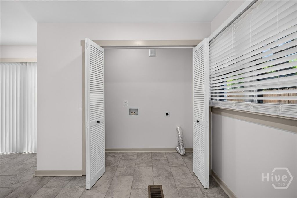 Image 21 of property listing at 631 W 45th Street, Savannah, GA 31405
