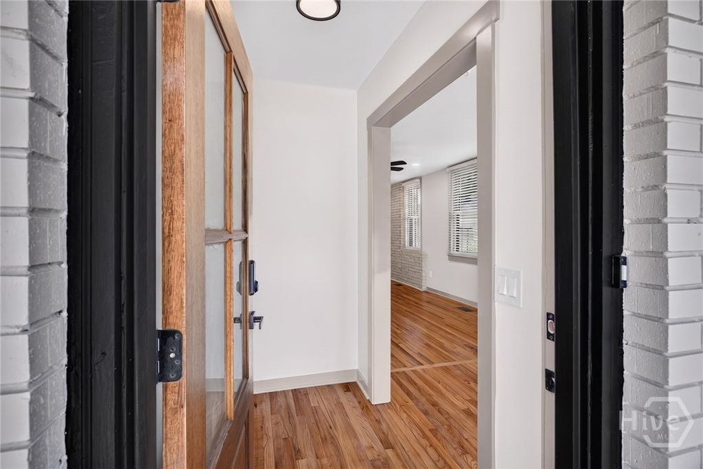 Image 4 of property listing at 631 W 45th Street, Savannah, GA 31405