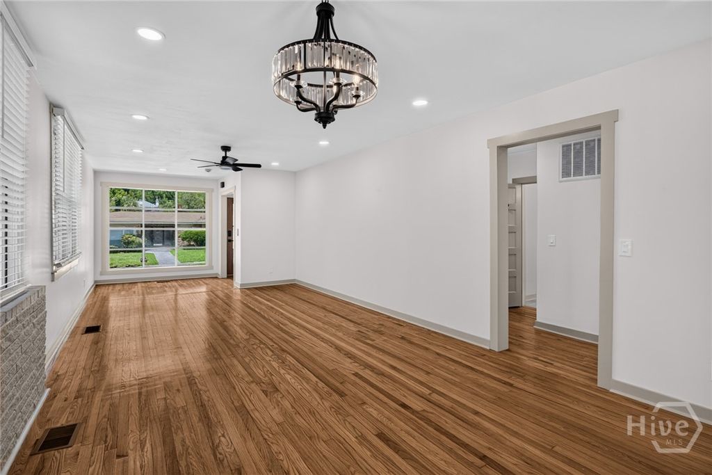 Image 9 of property listing at 631 W 45th Street, Savannah, GA 31405