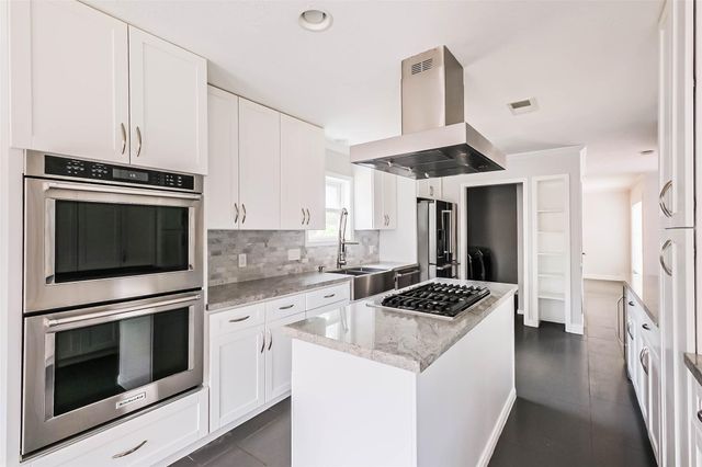 11931 Riverview Drive, Houston, TX 77077