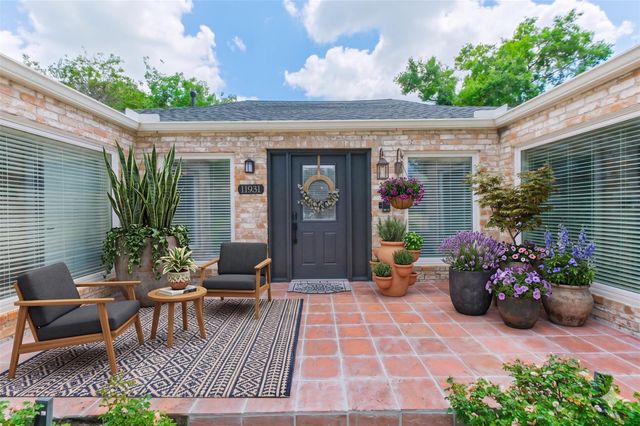 11931 Riverview Drive, Houston, TX 77077