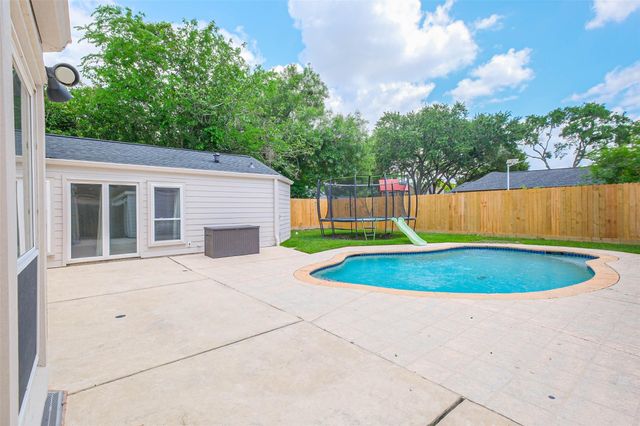 11931 Riverview Drive, Houston, TX 77077