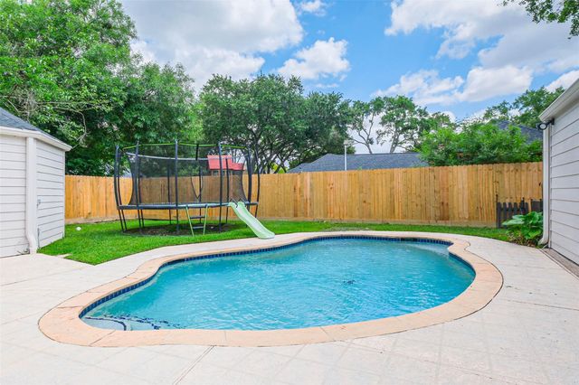 11931 Riverview Drive, Houston, TX 77077