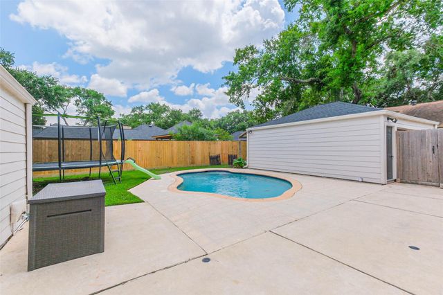 11931 Riverview Drive, Houston, TX 77077