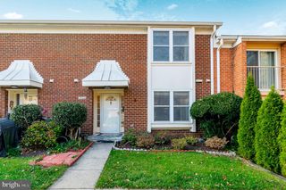 3704 PERSIMMON CIR, Fairfax, VA 22031