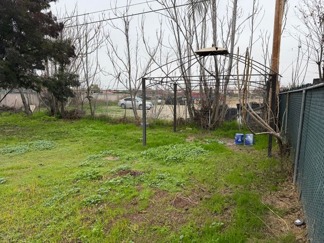 474 W Montgomery Avenue, Porterville, CA 93257