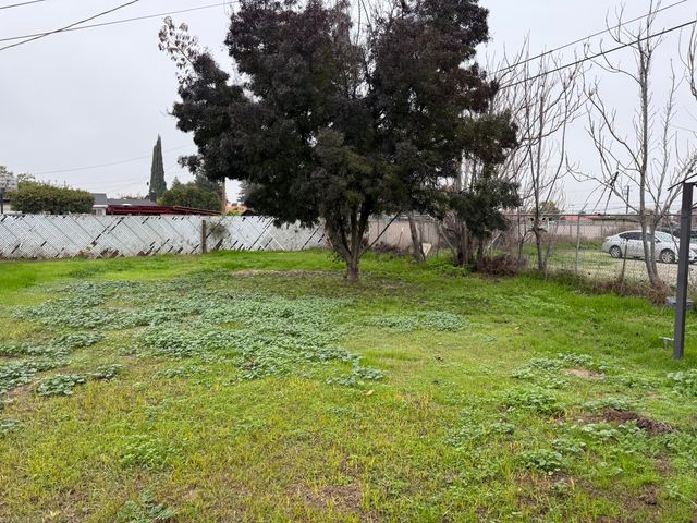 474 W Montgomery Avenue, Porterville, CA 93257