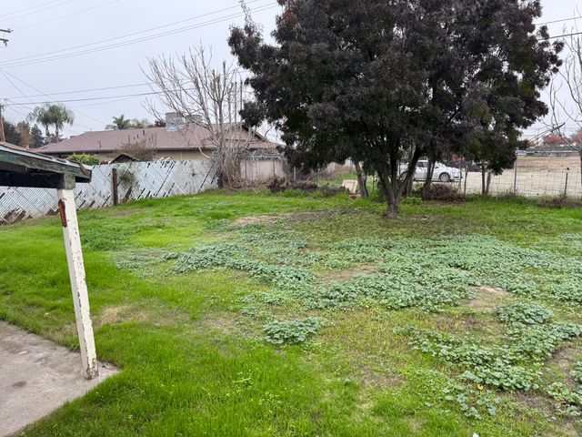 474 W Montgomery Avenue, Porterville, CA 93257