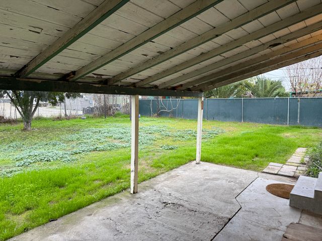 474 W Montgomery Avenue, Porterville, CA 93257