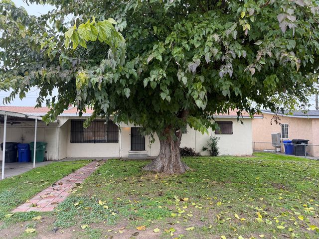 474 W Montgomery Avenue, Porterville, CA 93257