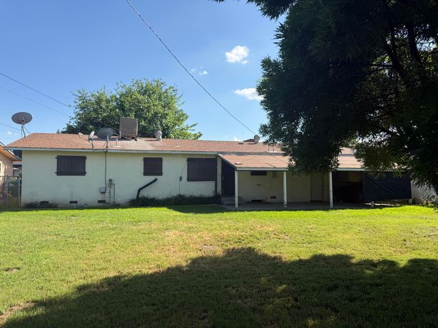 474 W Montgomery Avenue, Porterville, CA 93257