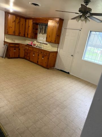 474 W Montgomery Avenue, Porterville, CA 93257