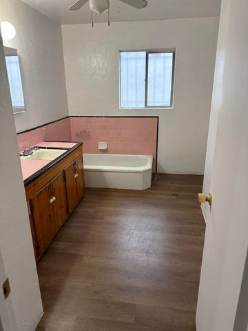 474 W Montgomery Avenue, Porterville, CA 93257