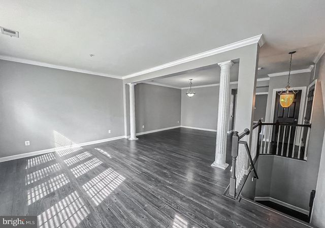 2574 EASTBOURNE DR, Woodbridge, VA 22191