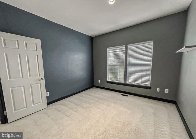 2574 EASTBOURNE DR, Woodbridge, VA 22191