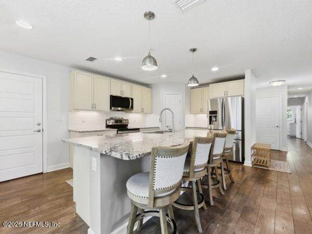 17 OAKS Drive, Jacksonville Beach, FL 32250