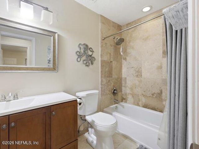17 OAKS Drive, Jacksonville Beach, FL 32250