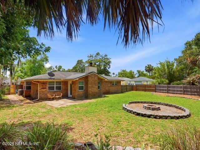 17 OAKS Drive, Jacksonville Beach, FL 32250