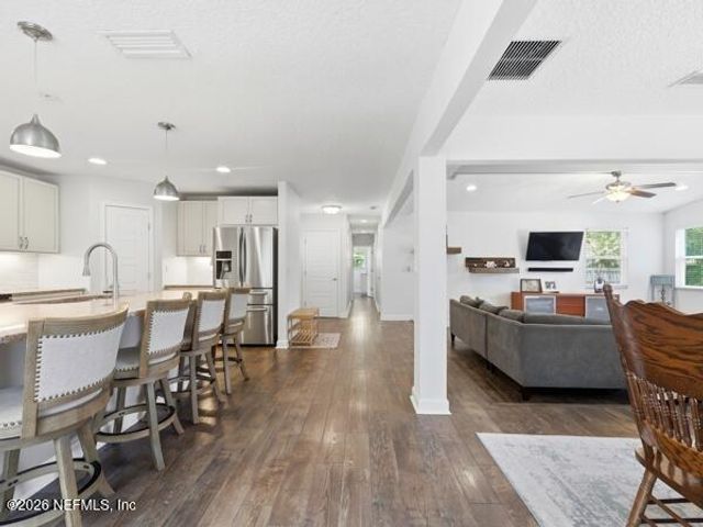 17 OAKS Drive, Jacksonville Beach, FL 32250