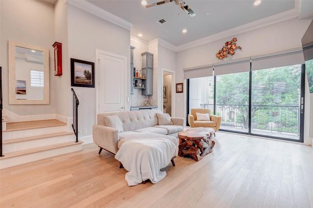 1323 Hunters Meadow Ln, Houston, TX 77055