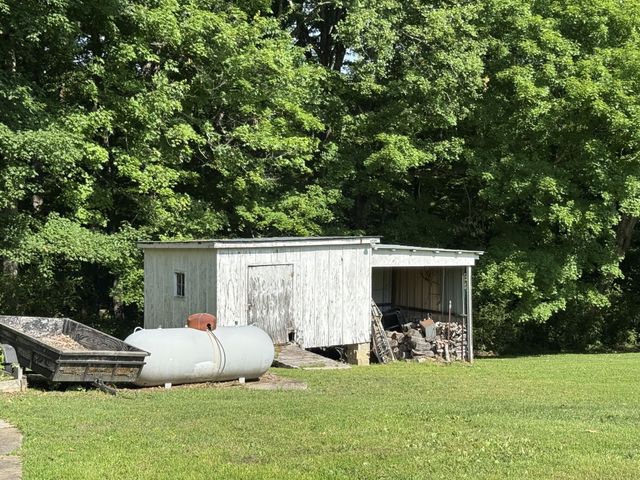 75 Towering Oaks Dr, Tennessee Ridge, TN 37178