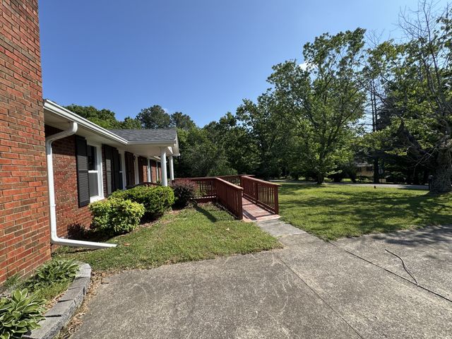 75 Towering Oaks Dr, Tennessee Ridge, TN 37178