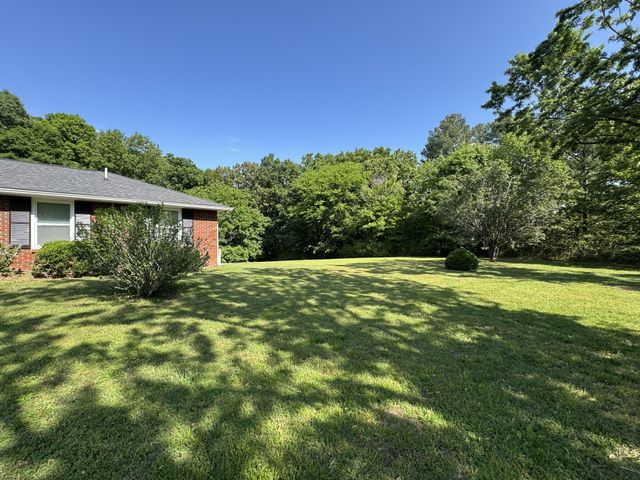 75 Towering Oaks Dr, Tennessee Ridge, TN 37178