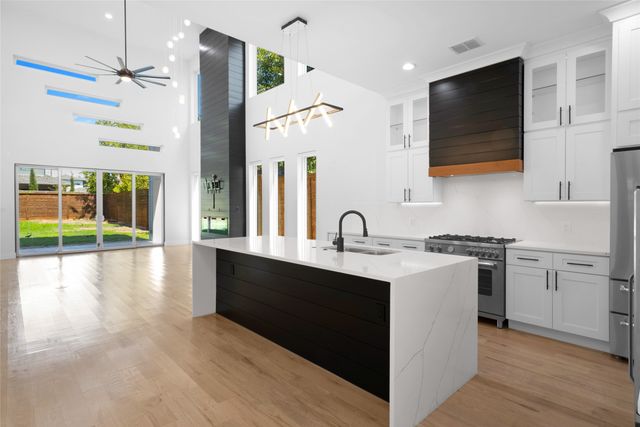 4811 W University Boulevard, Dallas, TX 75209