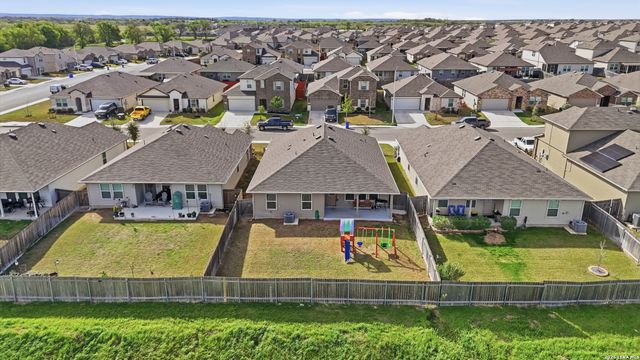 925 Nodding Nixie, Seguin, TX 78155