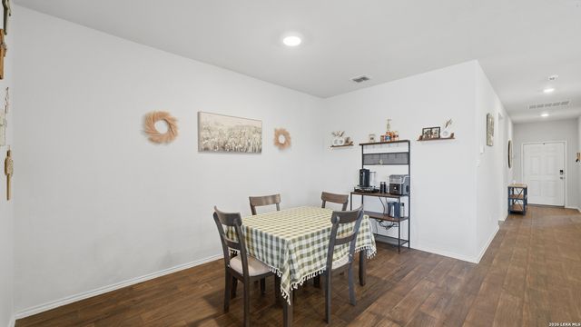 925 Nodding Nixie, Seguin, TX 78155